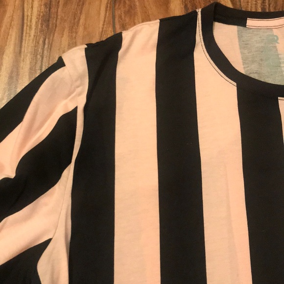 BNWOT Men’s RAIL T-Shirt - Picture 4 of 8